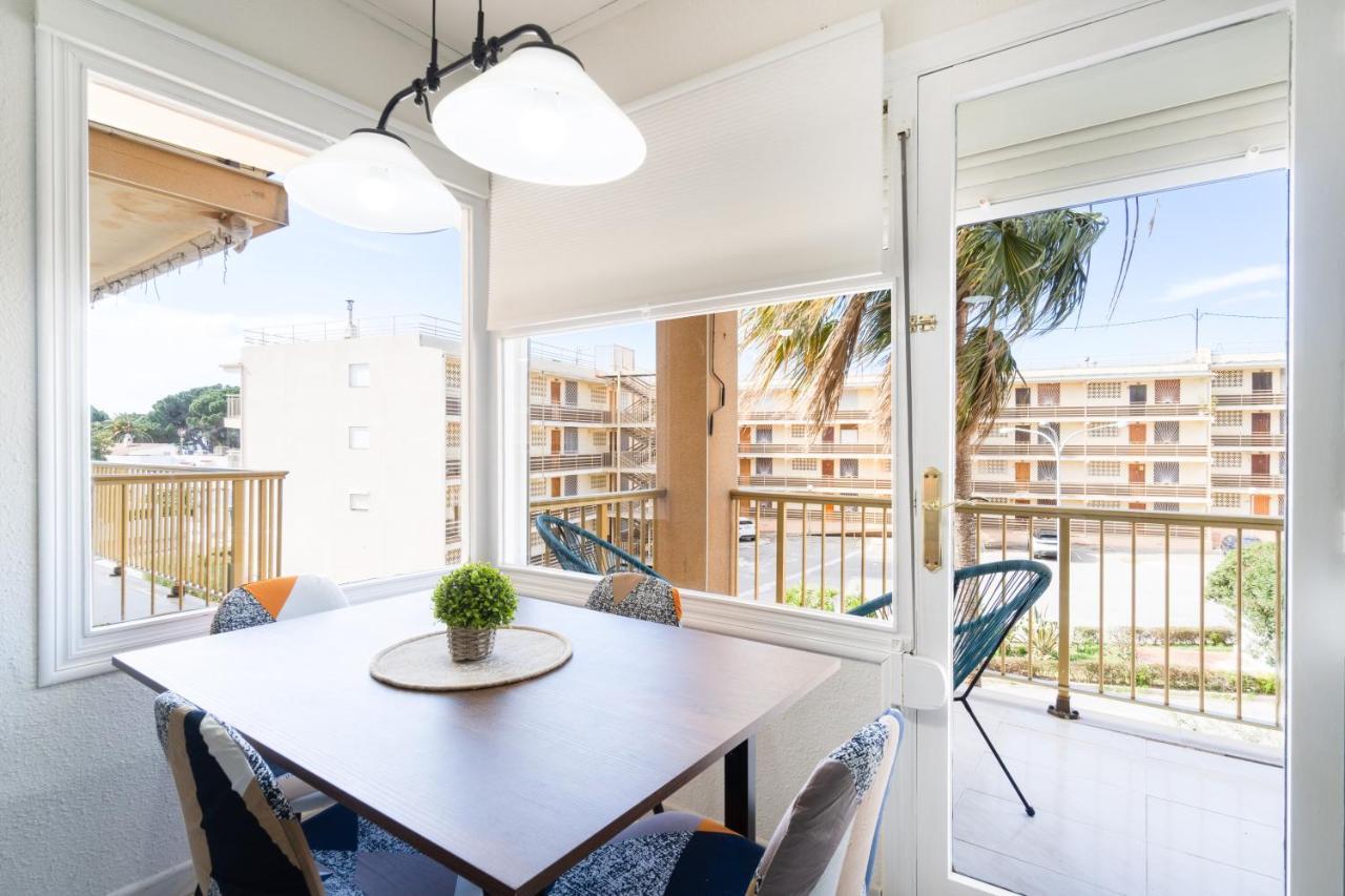 Coastal Paradise & Cozy Home With A 100M From The Beach! Cambrils Bagian luar foto