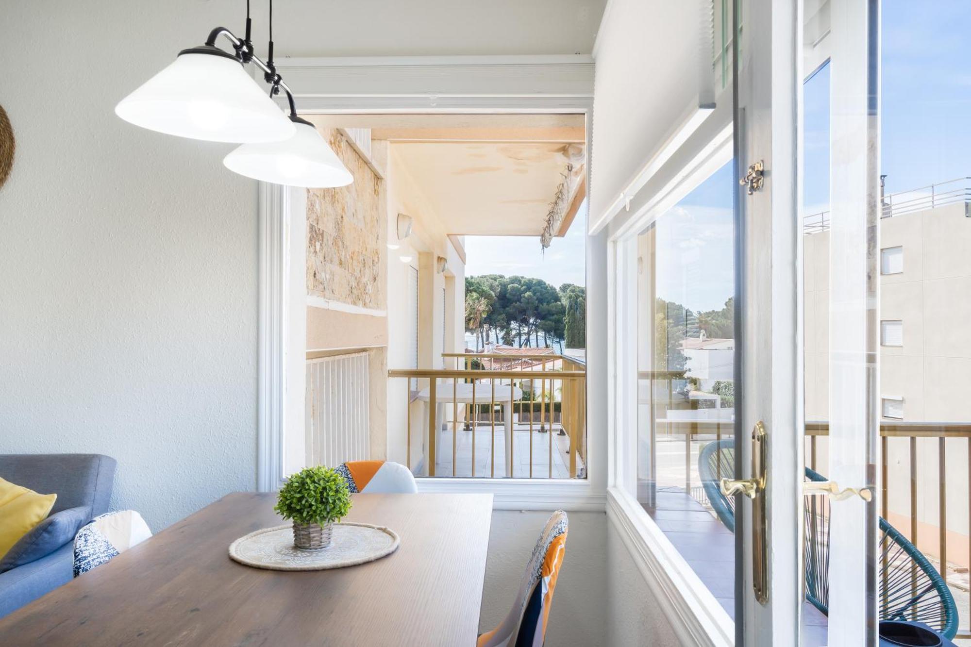 Coastal Paradise & Cozy Home With A 100M From The Beach! Cambrils Bagian luar foto