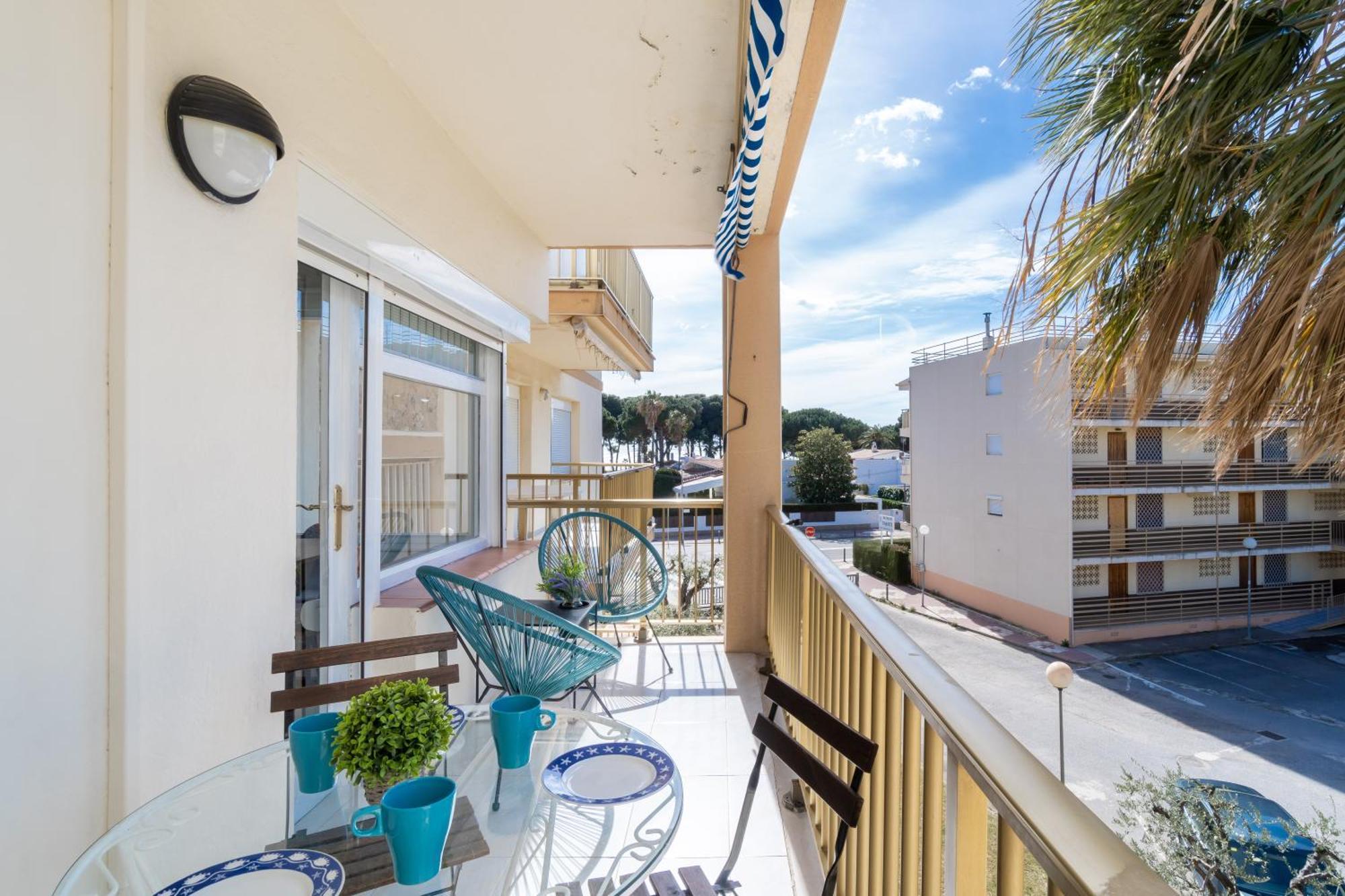 Coastal Paradise & Cozy Home With A 100M From The Beach! Cambrils Bagian luar foto